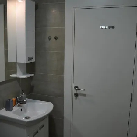 Kali Srebrno Jezero * Ostrovo