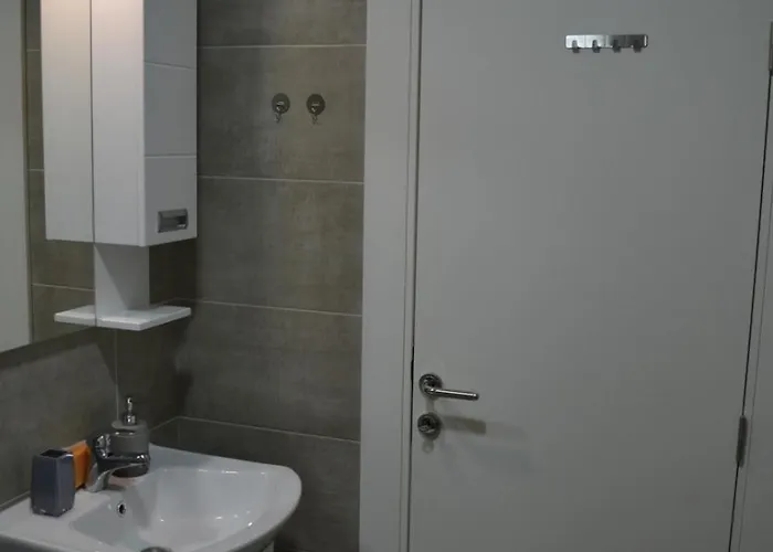 Kali Srebrno Jezero * Ostrovo